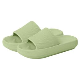 Pantoufles cool à semelles épaisses en plastique pour intérieur style parent-enfant à semelles souples salle de bains pour hommes et femmes pantoufle vert