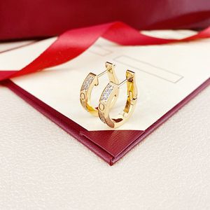Geplaatste 925 zilveren luxe merkontwerpers Letters Stud Geometric beroemde dames rond oorrel trouwfeestje Lucky Earrings Diamond AL676612533633