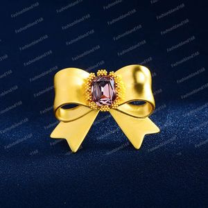 Vergulde gouden strik broche kraag pin koperen decoratie borst bloem anti-glare vest pin gesp veelzijdige decoratie-accessoires