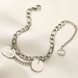 Bracelet en or plaqué gomme bracelets de créateurs bracelets pour femmes bijoux de mode bracelets de charme célèbres accessoires à la mode élégant lettre classique zl067