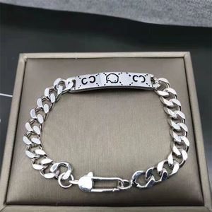 Bracelets de luxe pour hommes plaqués Silver Ghosts pour femmes Skull Skull Simple Double G Metal Cuban Chain Charms Cjewelers Designer Bracelet ZB029 E23