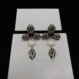 Позолоченные серебряные дизайнерские серьги класса люкс с буквами, геометрические знаменитые женские круглые серьги со стразами, свадебные украшения с круглым бриллиантом 131068
