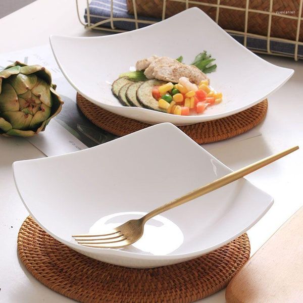 Platos 2023, platos comerciales creativos personalizados de blanco puro, platillo de comida de porcelana de hueso profundo de cerámica Irregular para el hogar