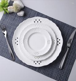 Platen 3 stks Set 6 8 10 inch gewoon wit reliëf porseleinen bord sets keramisch trouwdessert serveerschaal elegant feest