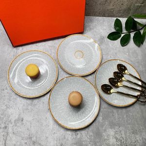 Borden 4 pc's retro porseleinen bord met doos keuken drinkware home decor bot china voor cake fruit bruiloft verjaardag cadeau