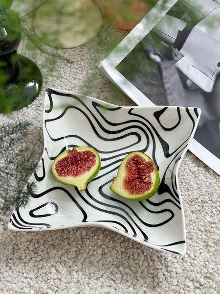 Assiettes Creative Design Plate Zebra Stripe Céramique Salade De Fruits Bijoux Stockage Plats Disque Irrégulier