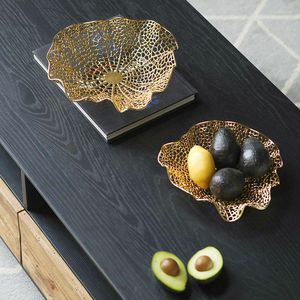 Borden creatief onregelmatige metalen fruitplaat modern huis woonkamer decor eettafel lotus blad vorm holle gouden snack opslag