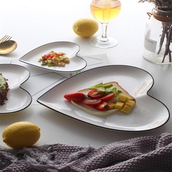 Assiettes Creative Love Assiette en forme de coeur Plat Ménage Bol en céramique Nordic Western Couverts Steak Fruit