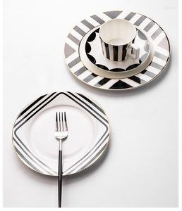 Borden Europese stijl Zwart -wit keramisch bord Dish Dinner Western Derees Serving Trade Restaurant Keuken servies