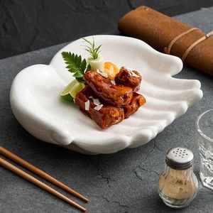 Assiettes de style européen en porcelaine blanche assiette à deux mains maison maison de cuisine irrégulière de la cuisine de restauration des plats de dessert