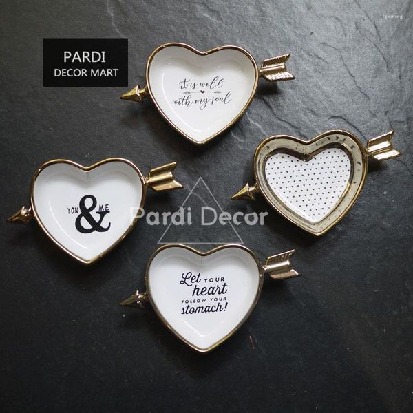 Assiettes en forme de cœur avec flèche de cupidon doré, assiette à bijoux de saint-valentin, assiette à Dessert de décoration, 1 pièce/lot