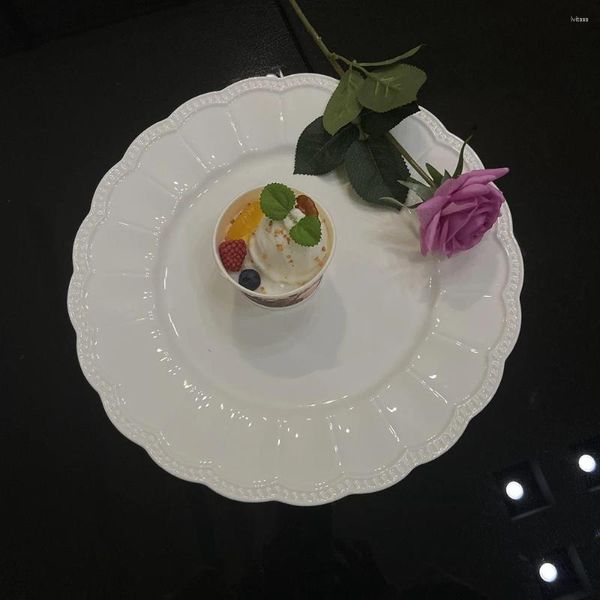 Assiettes de luxe en verre doré, chargeur blanc, mariage, avec motif de fleurs