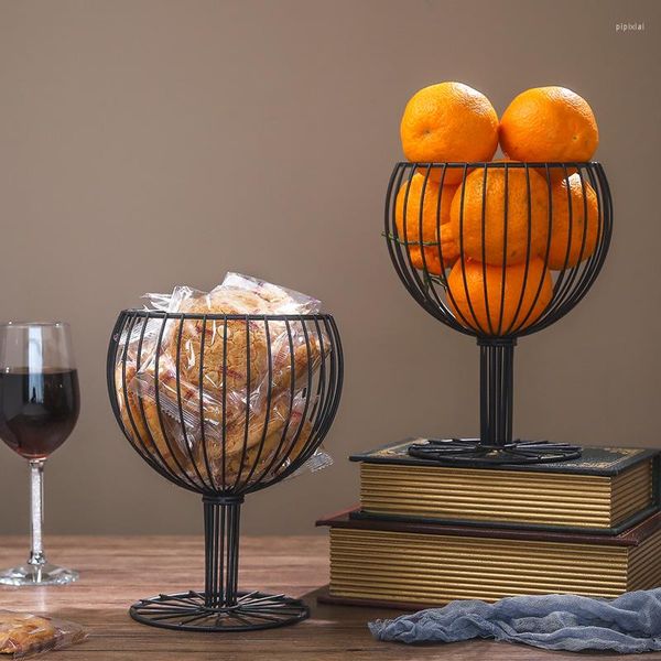 Platos nórdicos creativos de hierro forjado con forma de copa de vino, escurridor de frutas, bandeja sencilla para el hogar y la sala de estar, postre artístico de dulces