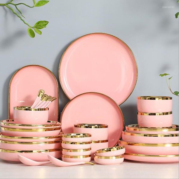 Assiettes rose avec incrustation d'or ensemble en céramique Style nordique plats de service pour le dîner vaisselle de luxe en porcelaine