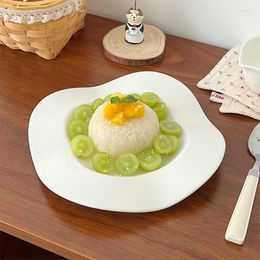 Borden Eenvoudig Puur Wit Onregelmatig Bord Ontbijt Pasta Keramisch Vormig Golf Dessert Fruit Thuis Servies