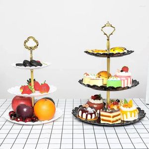 Assiettes plate à gâteau à trois couches European Stand Mouadding Party Party Dessert Candy Candy Fruit Plate Affiche Snack