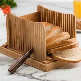 Assiettes pain en bois Slicer en bois de bambou pliable réglable avec des outils de cuisson à pain de crumble