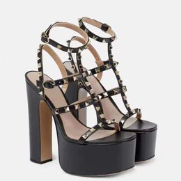 Plateforme Talon Chunky Sandales Gladiator Escarpins Petite Boucle Carrée Semelle Extérieure En Cuir Bout Carré Chaussures De Soirée Pour Femmes Designers Talons Hauts 35-42 avec Boîte