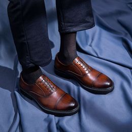 Мужские платья на платформе, новый стиль, модные британские трендовые дизайнерские оксфорды с круглым носком из натуральной кожи, коричневые мужские туфли-оксфорды