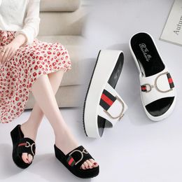 Sandales à plateforme pour femmes, chaussures d'été de styliste de marque, sandales de fête à semelles compensées, confortables, taille 35-40