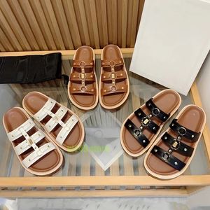 Pantoufles de plate-forme sandales romaines rétro chaussures d'été de créateurs tongs de plage en cuir véritable rivets curseurs de luxe à bout ouvert marron