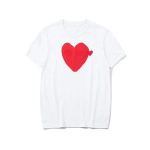 Play Designer Camisetas para hombre Ojos blancos Camisa con estampado de corazón de melocotón rojo grande Blusa de moda suelta Calidad Mangas cortas yh