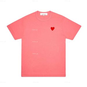 Play Fashion Cdgs Mens Camisetas Diseñador de camisa de corazón rojo Commes des Garcon camiseta casual bordado de algodón camiseta de manga corta de verano tamaño de gran tamaño 557