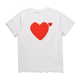 Jouez à la mode Mens T-shirt Designer Red Heart Femmes décontractées Comme des chemises Badge Quanlity Tshirts Coton broderie à manches courtes Polo Tee Tee CKIM Zrou 41