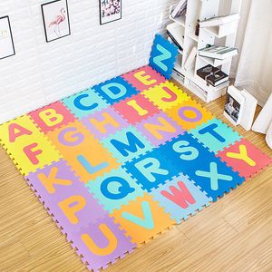 Tapis de jeu QWZ 26 pièces ensemble 30 * 30 cm dessin animé anglais Alphabet motif bébé tapis rampant Puzzle jouets enfant EVA mousse Yoga lettre tapis apprentissage jouet 230303