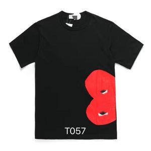 Jugar camisetas para hombres Moda para hombre Jugar T Diseñador Camisa de corazón rojo Commes Camisas casuales para mujeres Des Badge Garcons Camisetas de alta calidad Bordado de algodón RAY2