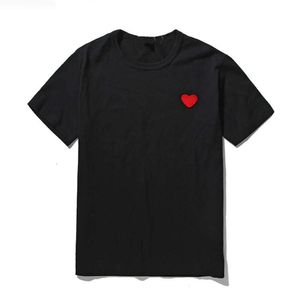 Jouer à Mens T-shirt Designer Red Comes Heart Femmes Garcons S Badge Des Quanlity Ts Cotton CDG broderie à manches courtes BG T-SUVERSIDE T-SUVERS