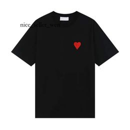 Jouez à la chemise CDG Shirt Commes Shirt 24SSS Mens T-shirts NOUVEAU MENSEMENT DES FEMMES DU LUXE AMRI T-shirt Fashion Men S Tshirt décontracté Vêtements Little Red Heart 236