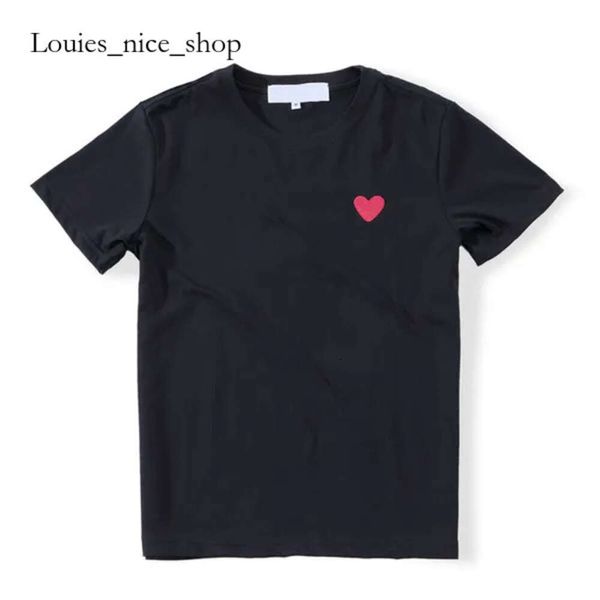 Camisa de juego Top de calidad suelta 24SS Summer Mens Camisetas Cdgs Play T Shirt Commes Manga corta Dess Bordado Bordado Heart Red Love De 382