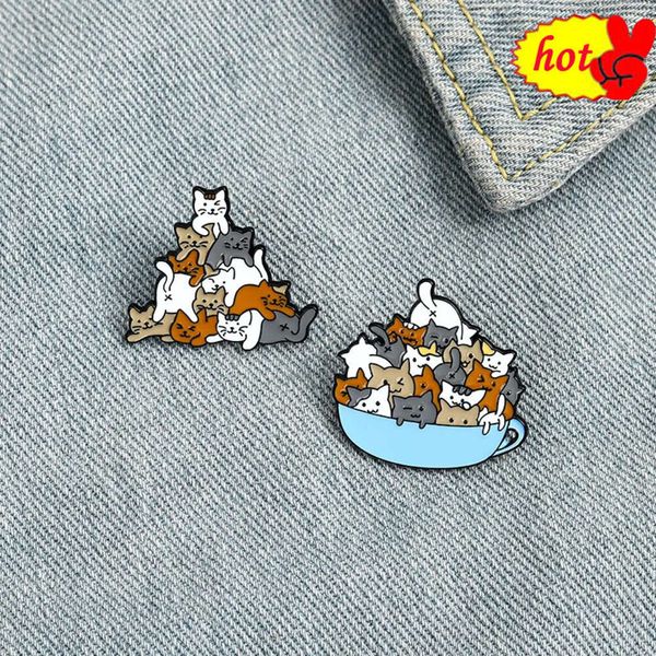 Jouer dans le bol du chat pyramide broches en alliage dur broche bijoux cadeaux pour fille vêtements femme unisexe drop shippig