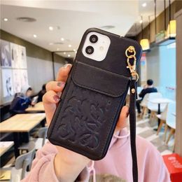 PLO008 - PPLO0020 LUXURIE Classic Classic Fashion Telephone Fashion pour iPhone 15 14 Plus 13 Promax 12 11 Pro MA X R S MA MA RHOMBUS TEXTRE TEXTRE TEMPS TEMPRE CARDE SAG