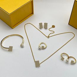Boucle d'oreille en perles pour femmes, collier avec lettres, breloque de fête, Bracelet complet en diamant, porte-bonheur, cadeau en or, bijoux, bague
