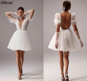 Plongeant col en V Mini une ligne robes de mariée Tulle perles perlées Boho plage robes de mariée avec manches courtes bouffantes sexy dos ouvert robe de réception blanche pour la mariée YD