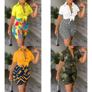 Plus de survêtement pour femmes de taille concepteur deux pièces 2023 Summer V Colliers Pockets Print Shirt Short Shorts à manches courtes