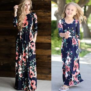 Plus maat 2024 Bloemprint Familie Matching Dress Dames Holiday Clothing Mom en Me Maxi Dress Long Tank Top 240430