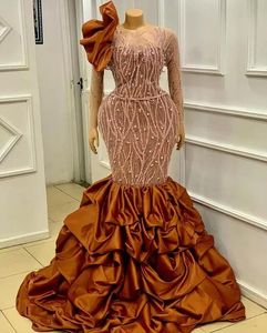 Plus size Arabische Aso Ebi Mermaid Prom Dress Bruine Long Sleeve kant kralen kristallen avond gelegenheid jurk gewaad Soirees femme