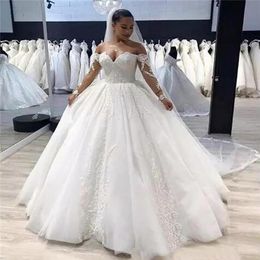 Plus Size Baljurk Trouwjurk Vintage Kant Applicaties Schouderafhangend Lange Mouwen Bruidsjurken 2019 Rits Back Country Bridal W342a