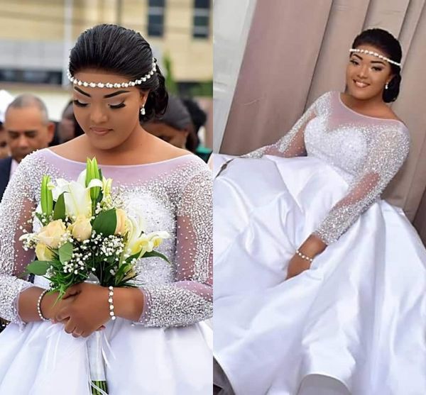 Tallas grandes Crystal Major Beading Vestidos de novia Manga larga Escote redondo Africano Nigeriano Nupcial Vestido de fiesta Satén Cola Vestidos De Novia AL6235