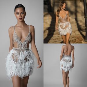 Plus la taille personnalisée sans manches robes de soirée col en V spaghetti dentelle plume cristal robe formelle dos nu gaine robe de demoiselle d'honneur