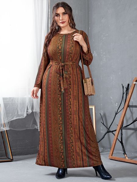 Robes de grande taille 2023 Automne Hiver Femmes Robe à manches longues Rétro Impression Vintage Ceinture Taille Maxi Dubaï Abayas Musulman 230920