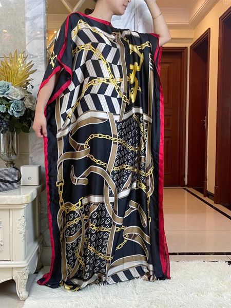 Robes de taille plus 2024 African Dashiki Floral Printing Robe Silk Fabric Caftan Lady Muslim Abaya Magnifique Tenue de style fête