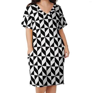 Vestidos de talla grande, vestido informal de geometría abstracta para mujer, blanco y negro, ropa de calle de manga corta con estampado 3XL 4XL
