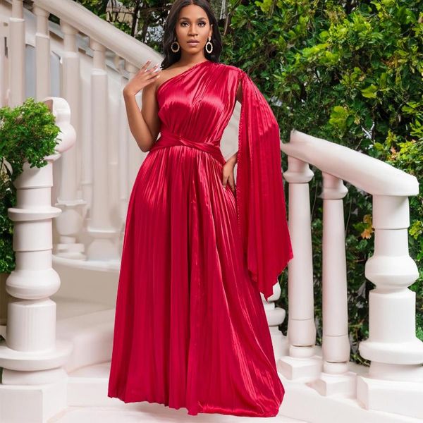 Robes de grande taille femmes élégantes robe de soirée 3XL Sexy dame réfléchissant plissé soirée de luxe côté cape femme bal Maxi robe