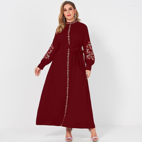 Robe grande taille brodée robe d'été grand rouge petit décolleté manches longues large ceinture élégante 2023 Echm22