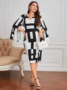 Plus size jurken Europa en de grensoverschrijdende mode-elegante temperament plus-size jurk UBS223 Y240510
