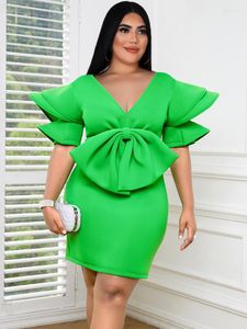 Plus size jurken Green V Neck For Women 4xl Short Sleeve Bowtie High Taille Sexy Mini Birthday Evening Celebrate BodyCon Outfits
